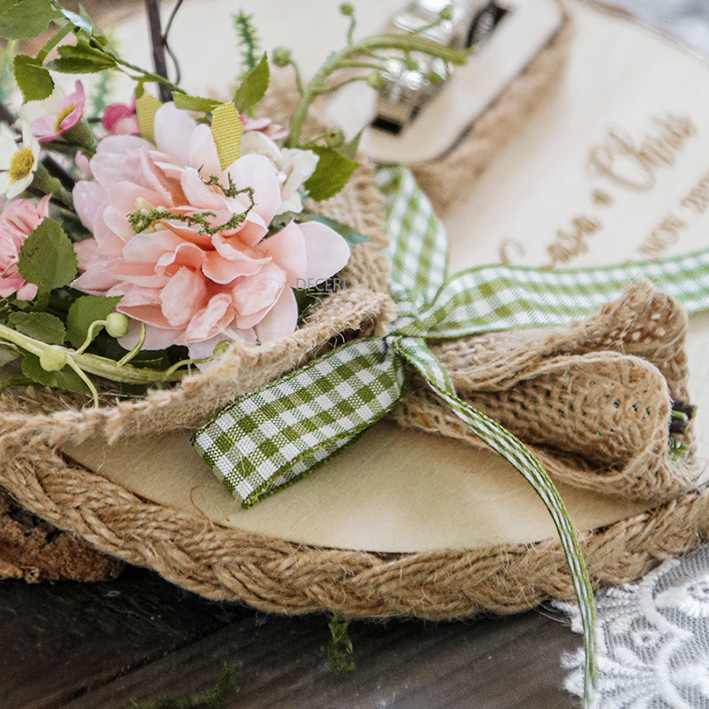 Custom Oval Wooden Flowers Eng - Ring Bearer Pillow のレビューと価格
