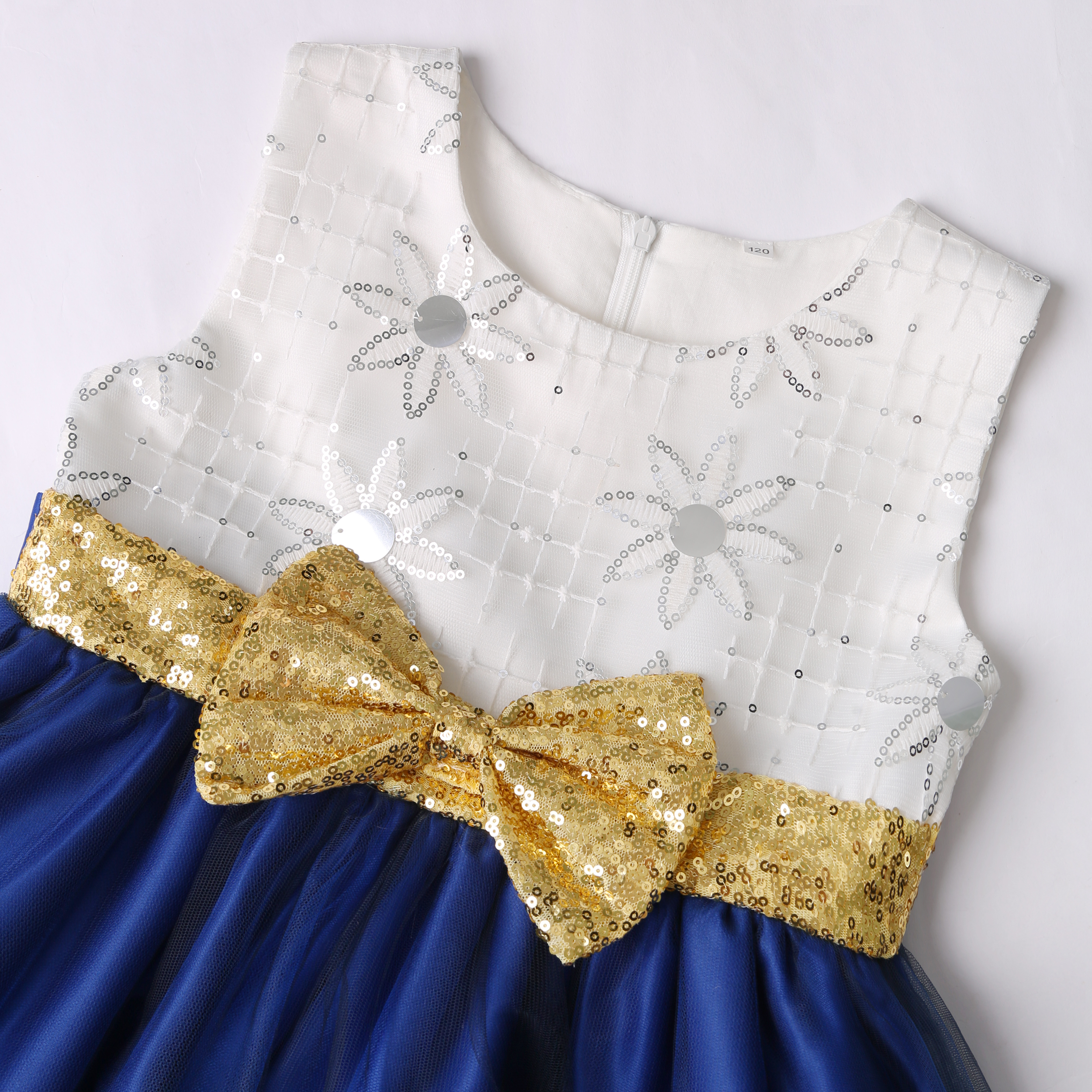 Little girl’s embroidered dres - Wedding Lulu のレビューと価格