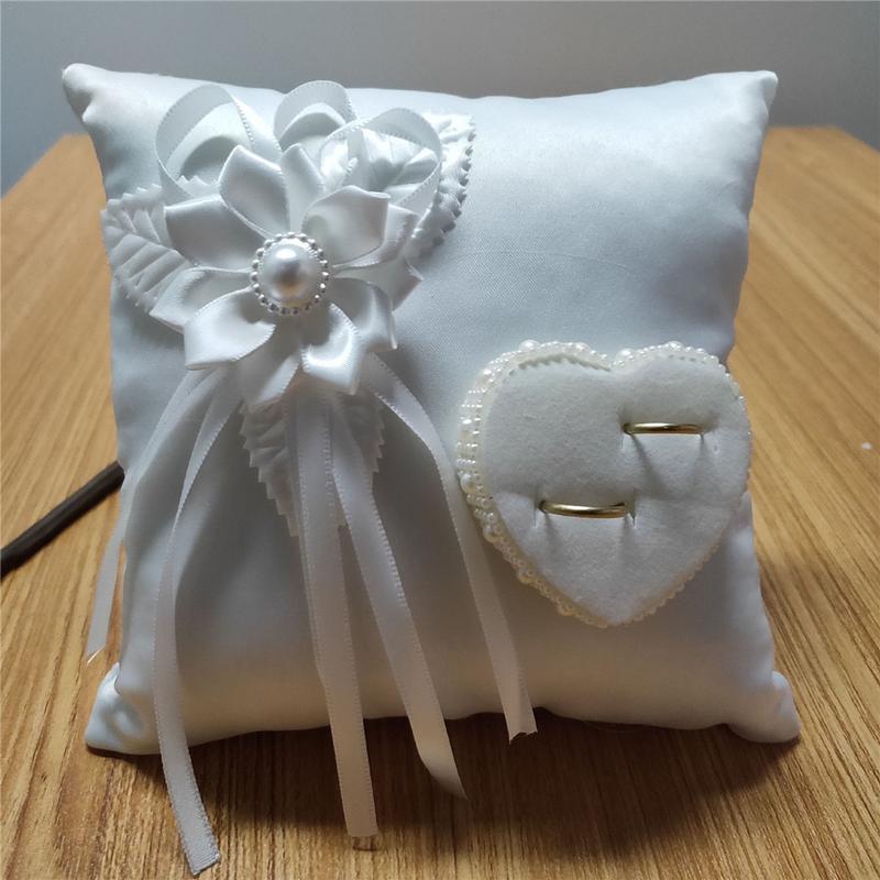 Wedding Ring Pillow European R - Ring Bearer Pillow のレビューと価格