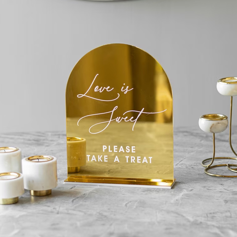 Set Of 4 Wedding Signs,In Lovi - Table Number Gold のレビューと価格