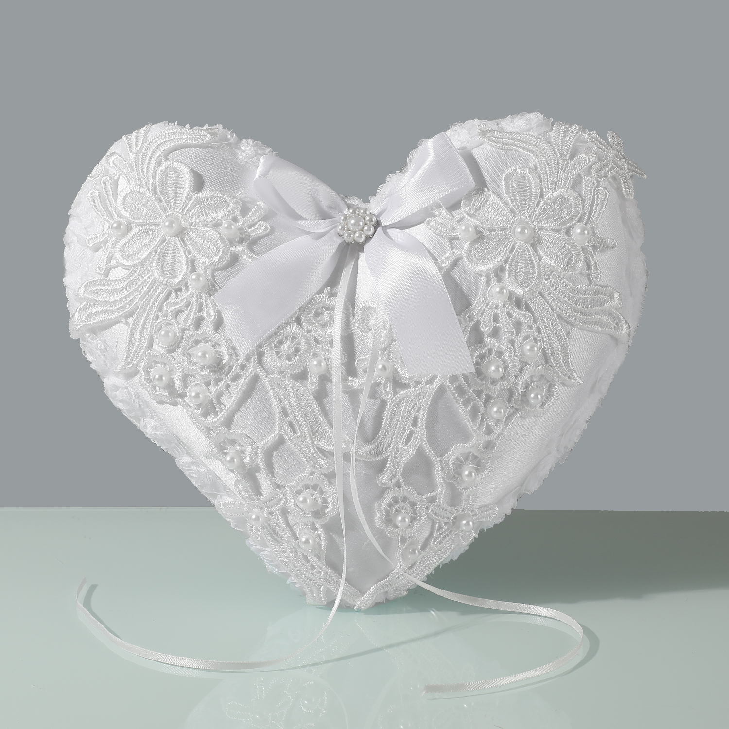 Elegant Lace Applique Ring Bea - Ring Bearer Pillow のレビューと価格